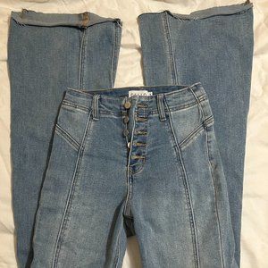 CELLO Flare Jean High Waist Button up